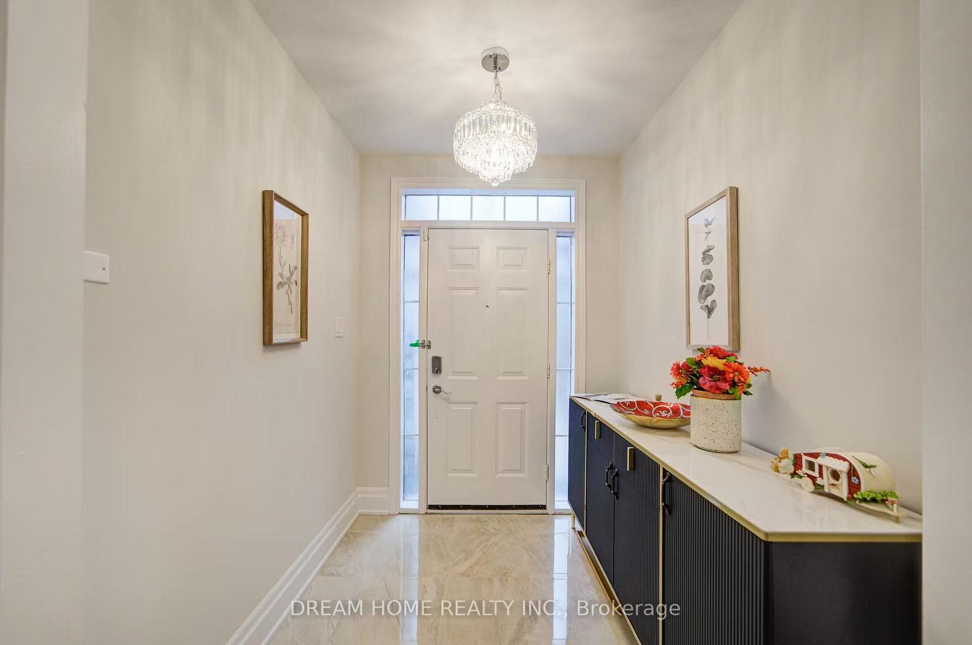 Photo 10 of Unit Room C, 3 Moses Crescent, Markham, Cachet — HOMEH