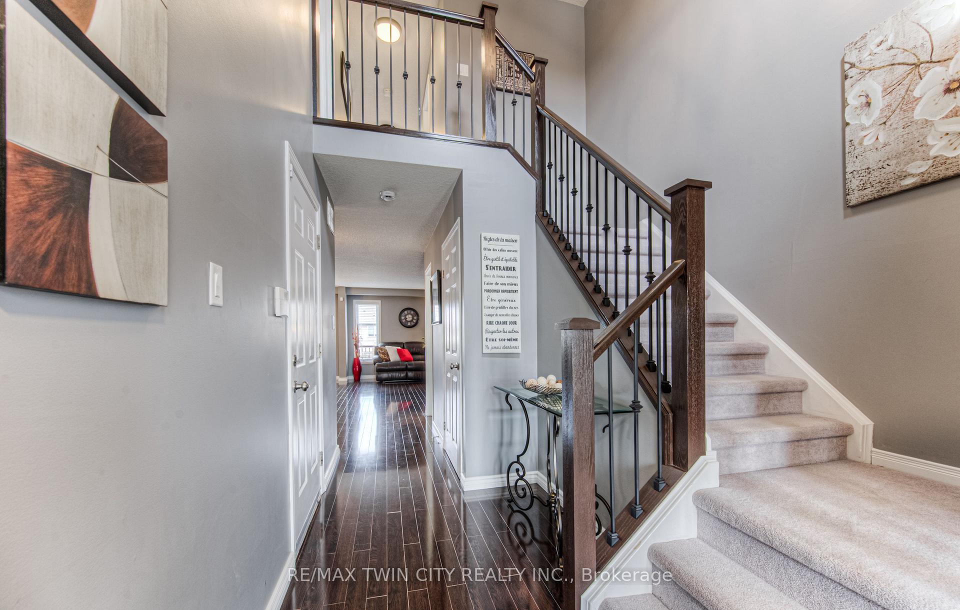 Photo 4 of 42 Blue Lace Crescent, Kitchener — HOMEH