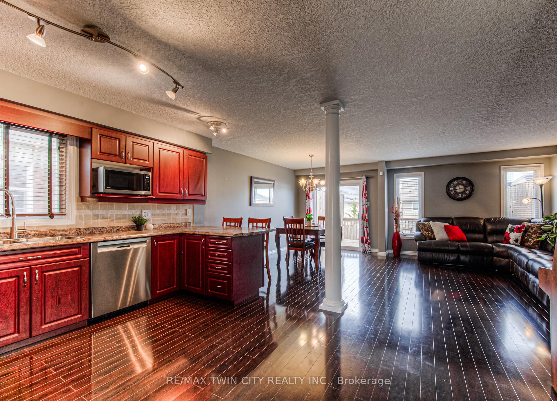 Photo 6 of 42 Blue Lace Crescent, Kitchener — HOMEH