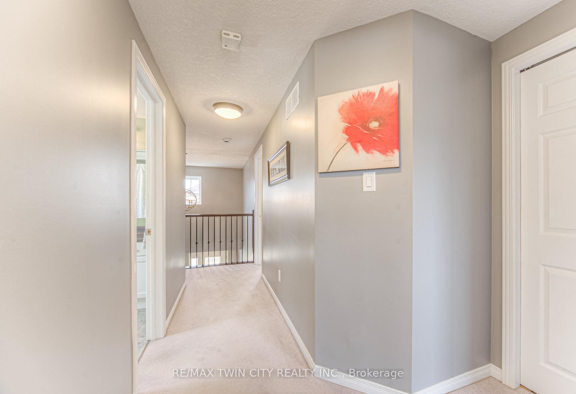 Photo 15 of 42 Blue Lace Crescent, Kitchener — HOMEH