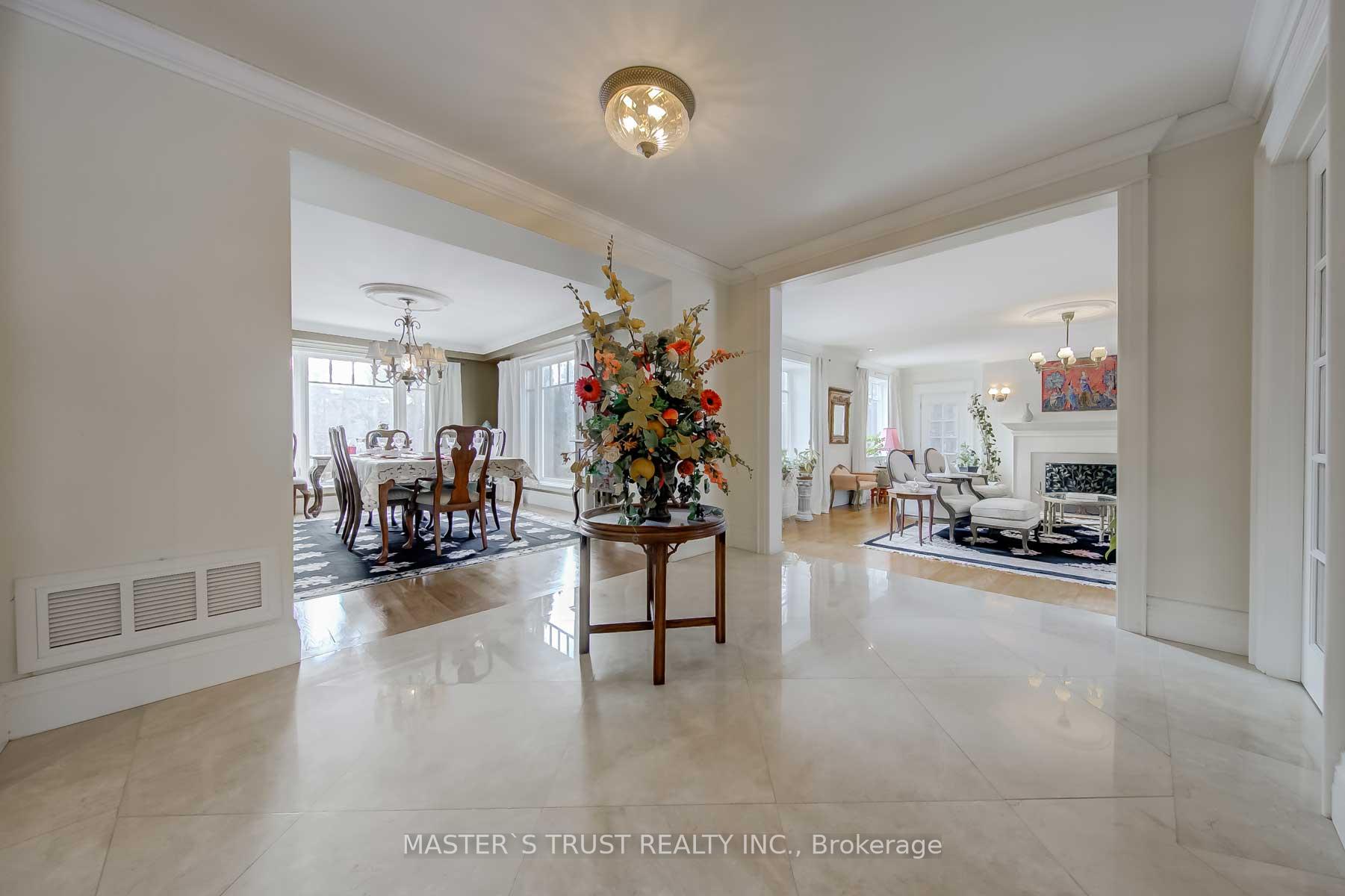 Photo 4 of 73 Babcombe Drive, Markham, Bayview Glen — HOMEH