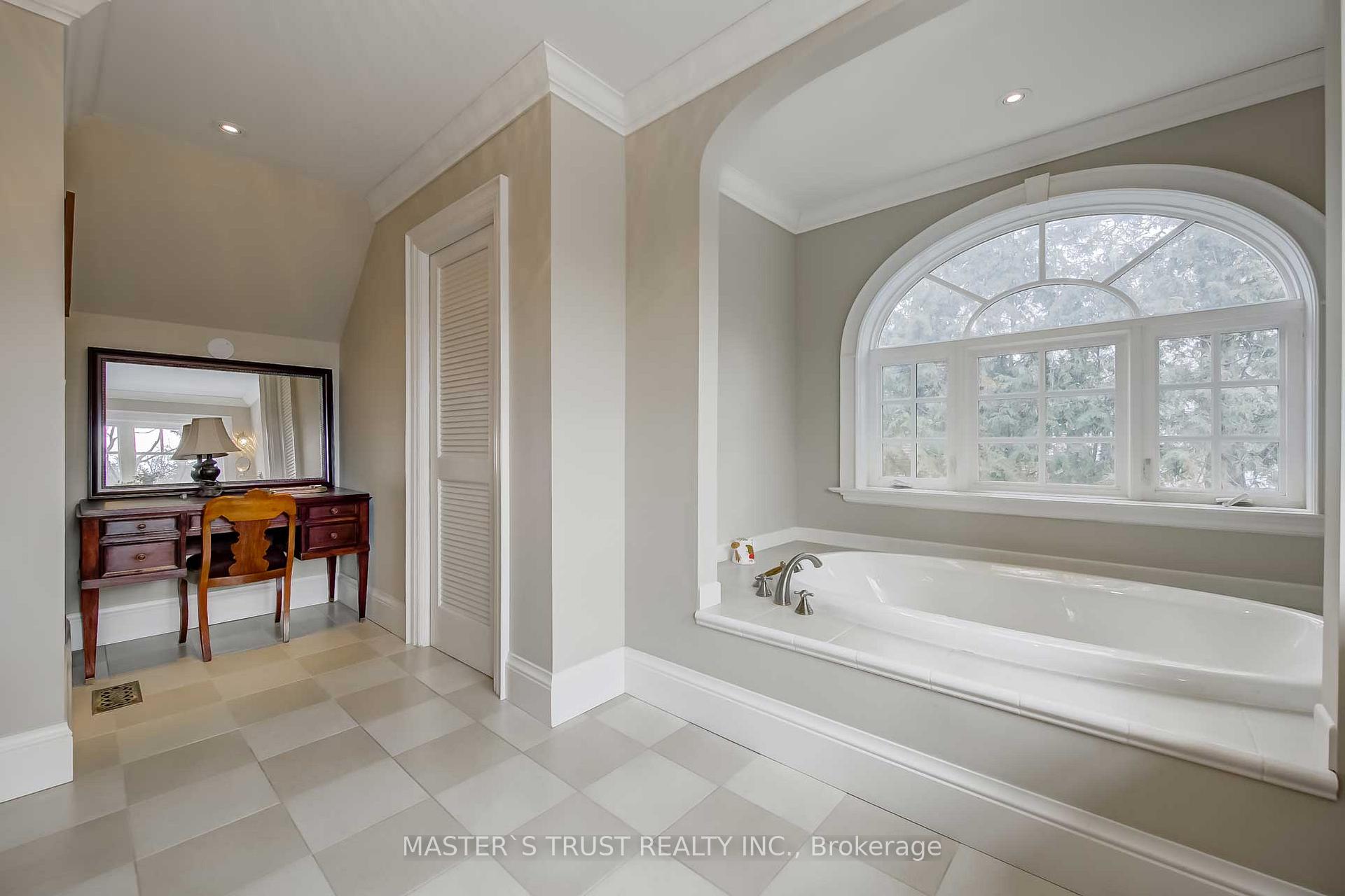 Photo 13 of 73 Babcombe Drive, Markham, Bayview Glen — HOMEH