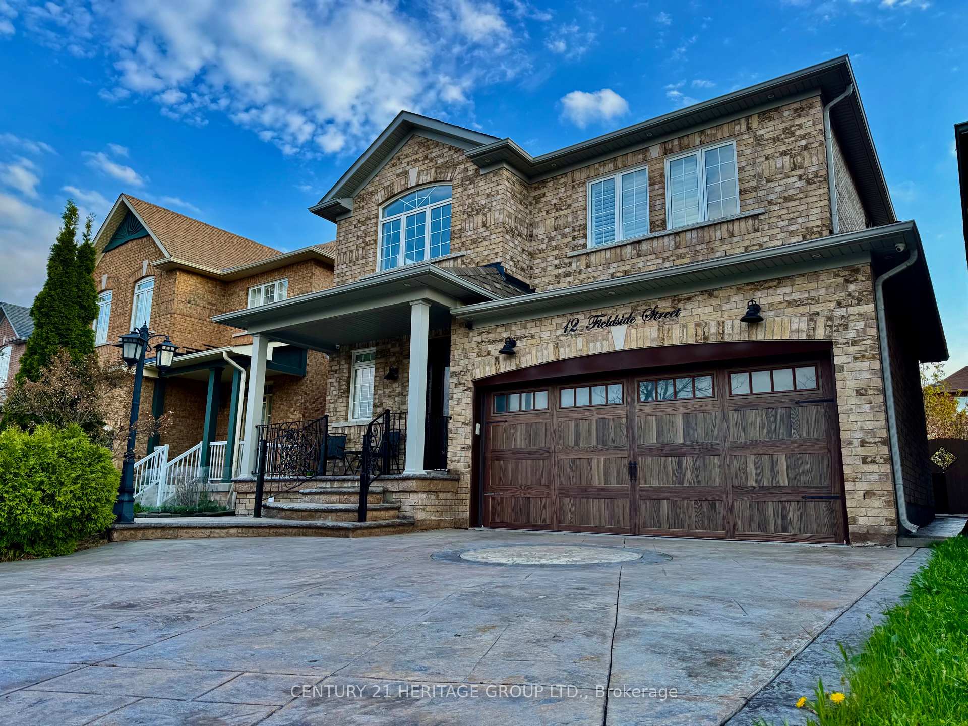 Photo 3 of 12 Fieldside Street, Markham, Box Grove — HOMEH