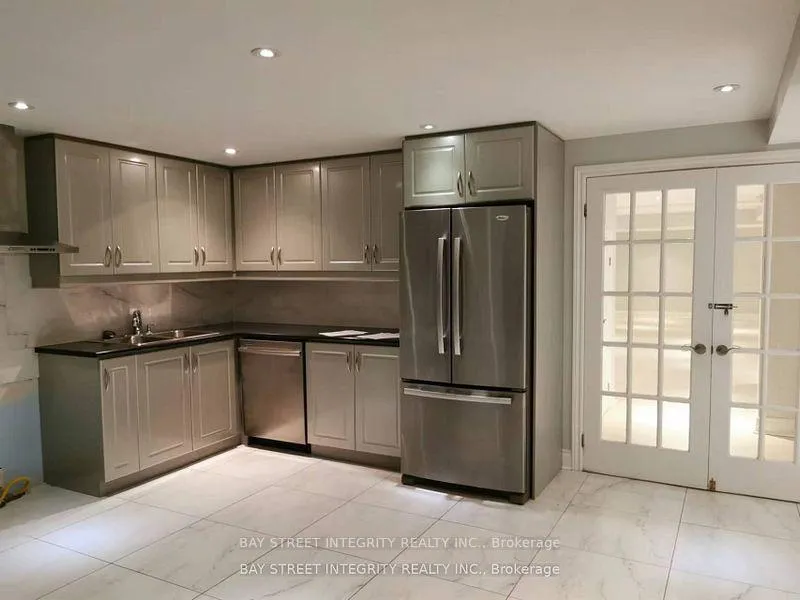 Photo 6 of 2 Lonsdale Court, Markham, Unionville — HOMEH