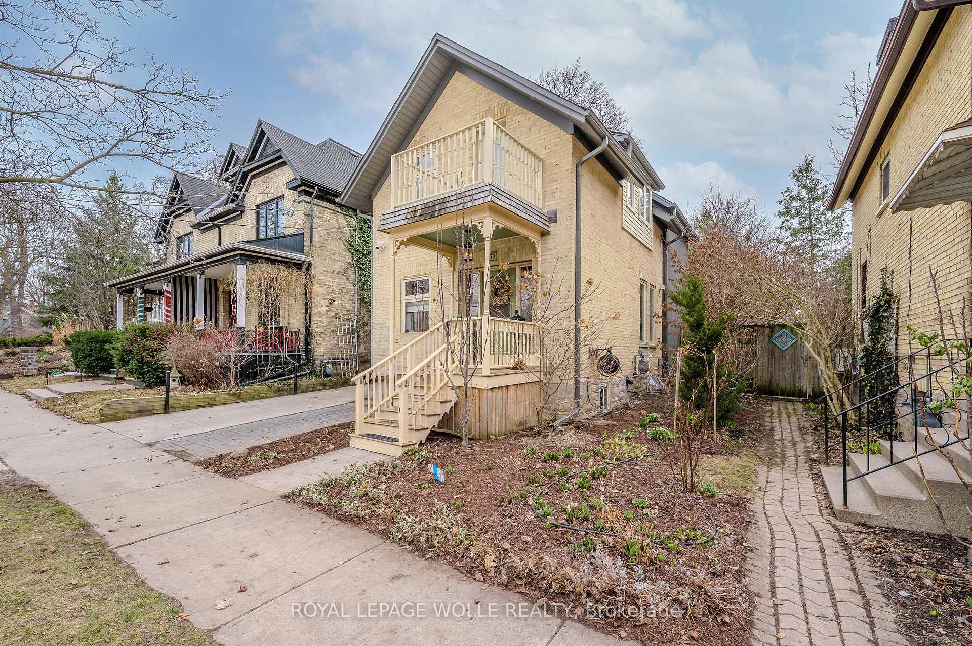 Photo 3 of 71 Ahrens Street W, Kitchener — HOMEH