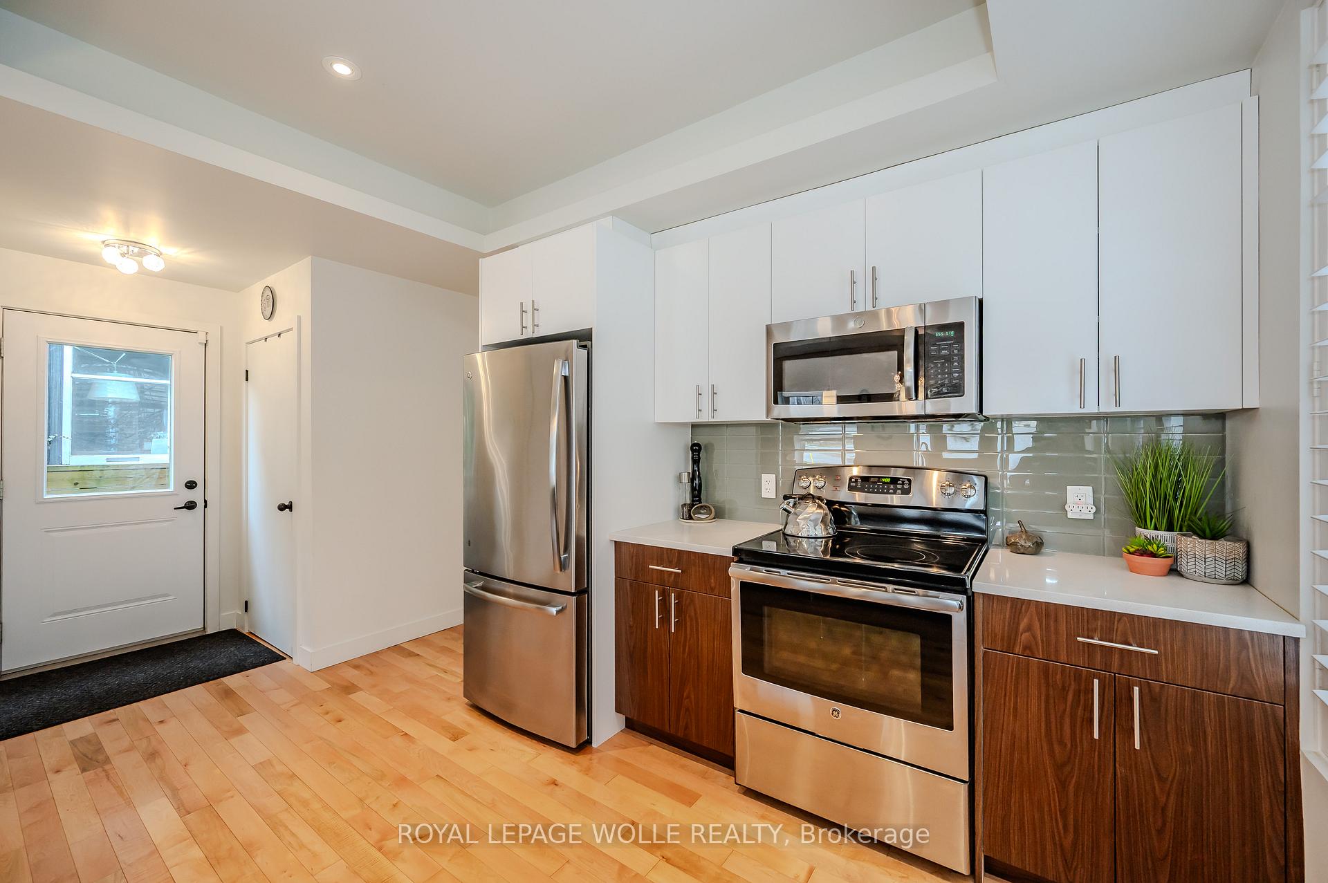 Photo 11 of 71 Ahrens Street W, Kitchener — HOMEH