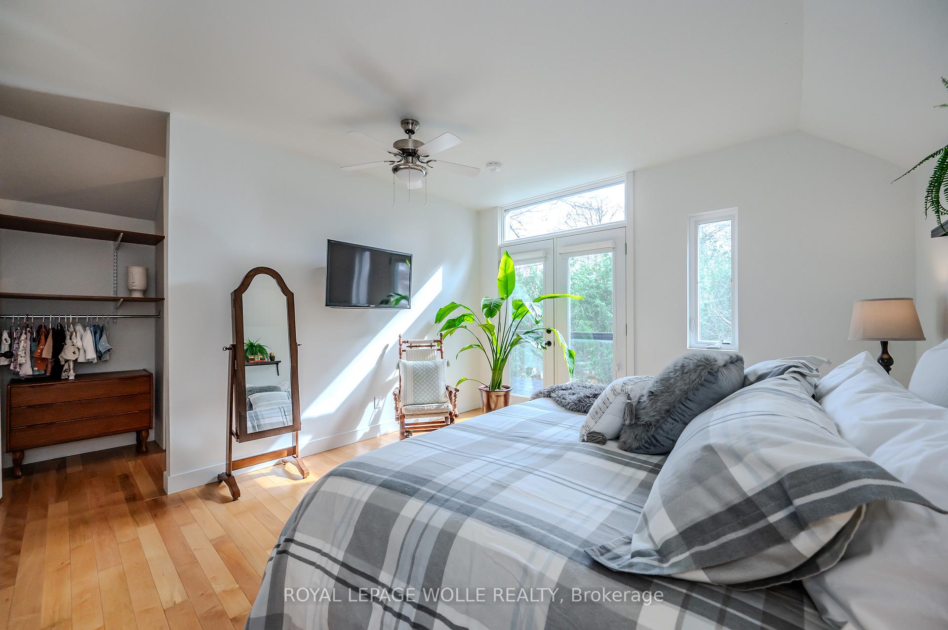 Photo 23 of 71 Ahrens Street W, Kitchener — HOMEH