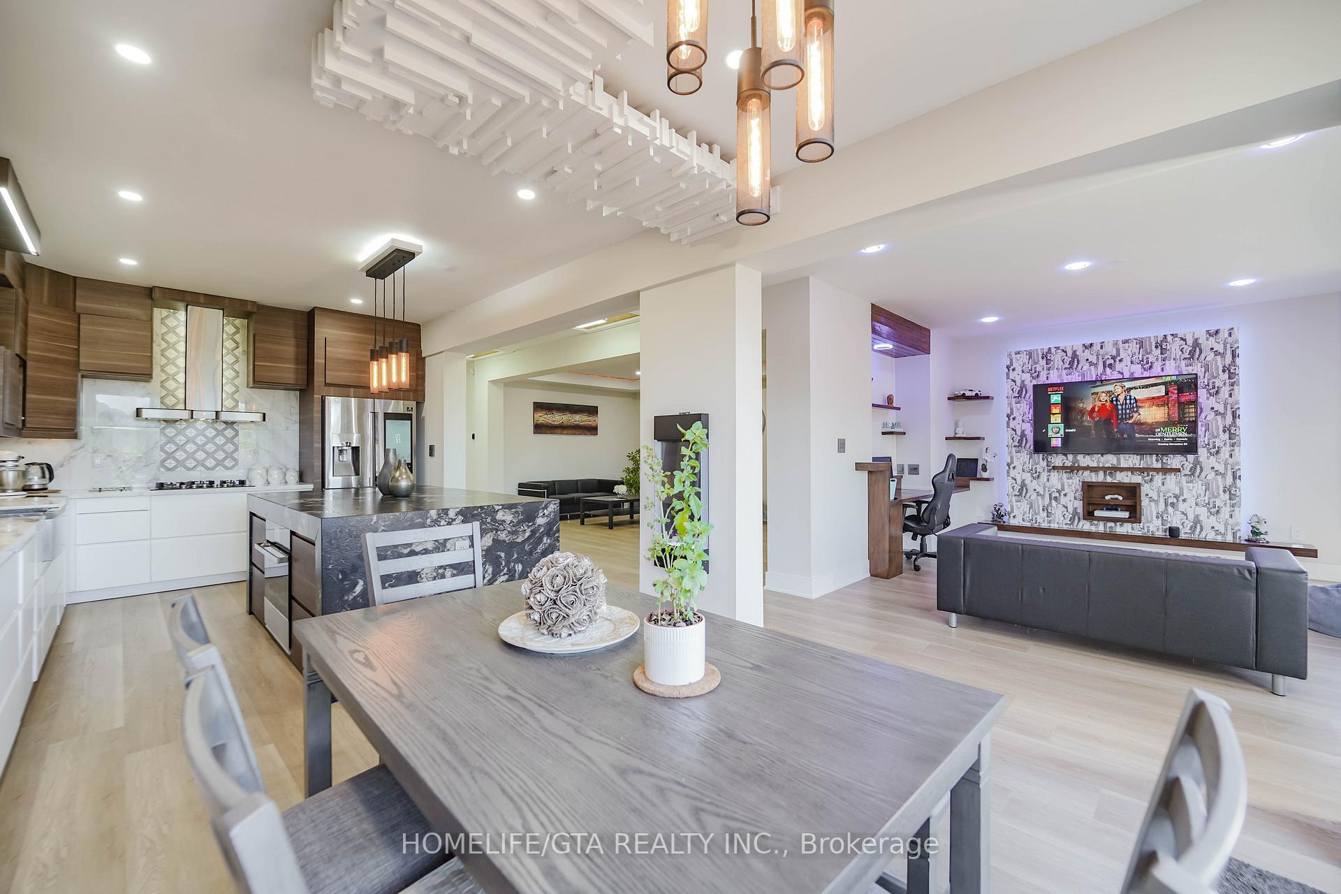 Photo 22 of 123 Eastvale Drive, Markham, Cedarwood — HOMEH