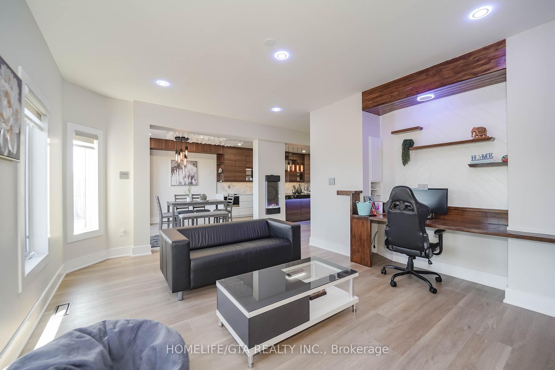 Photo 24 of 123 Eastvale Drive, Markham, Cedarwood — HOMEH