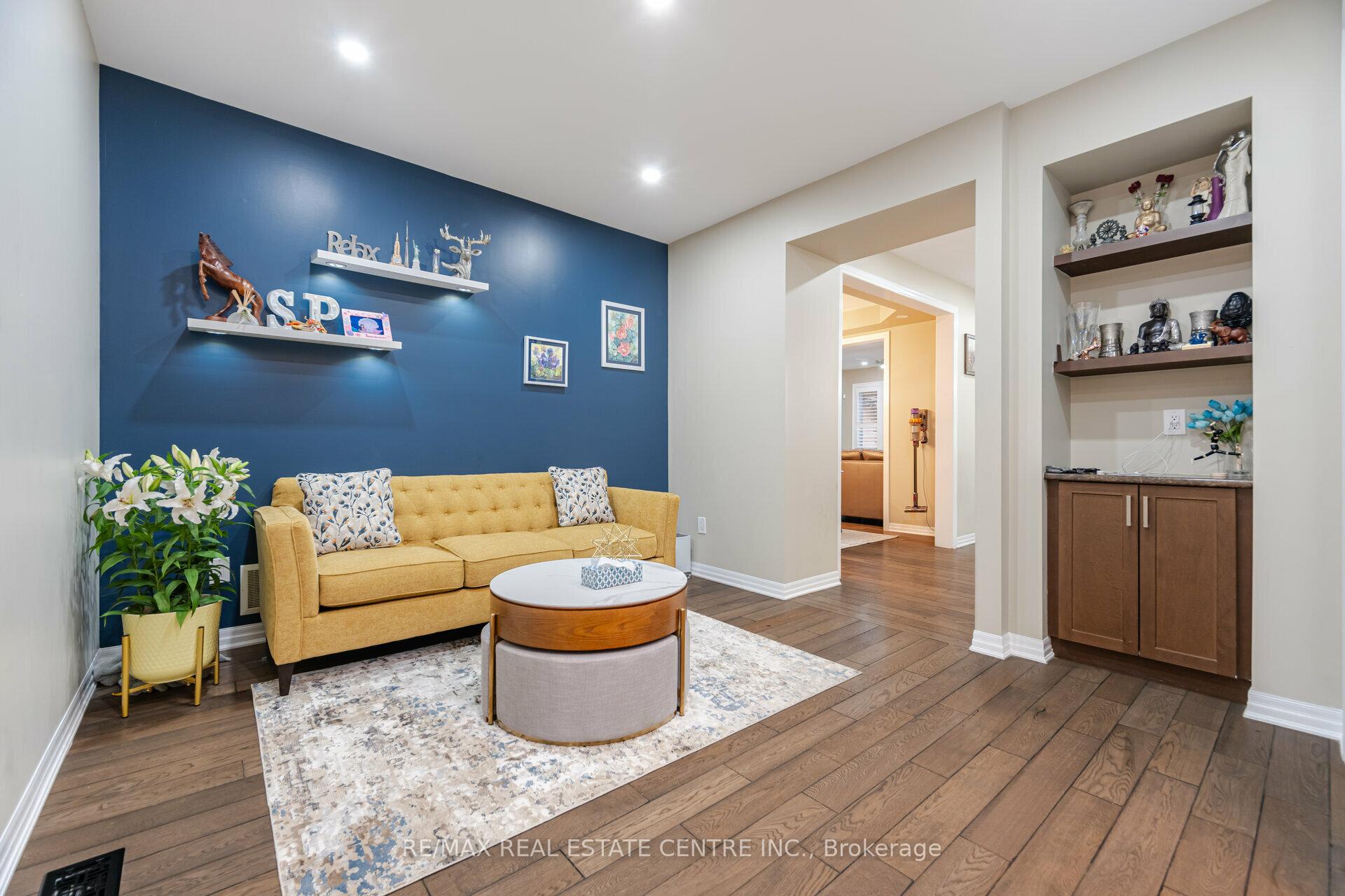 Photo 5 of 1446 Farmstead Drive, Milton, Ford — HOMEH