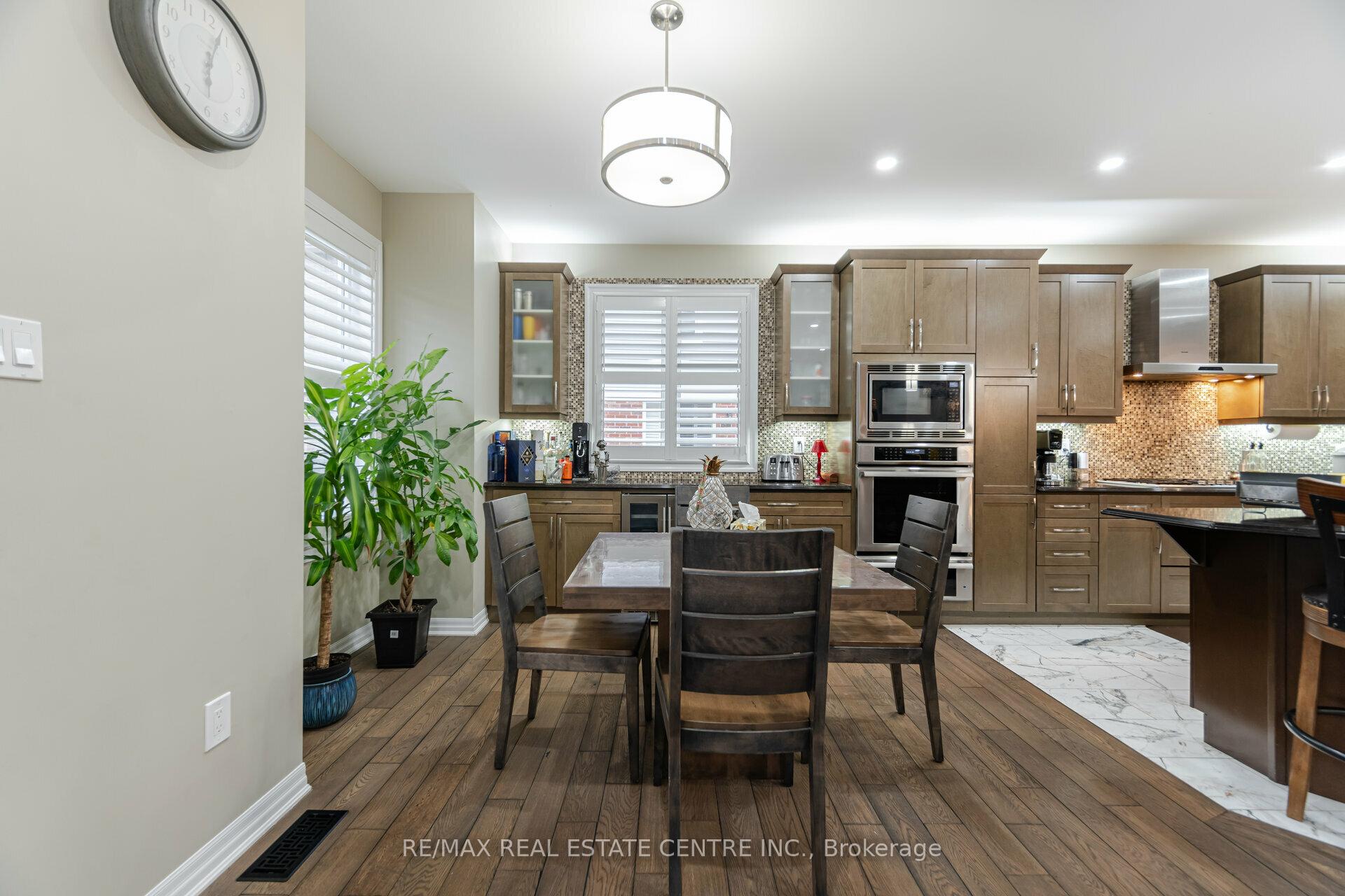 Photo 16 of 1446 Farmstead Drive, Milton, Ford — HOMEH