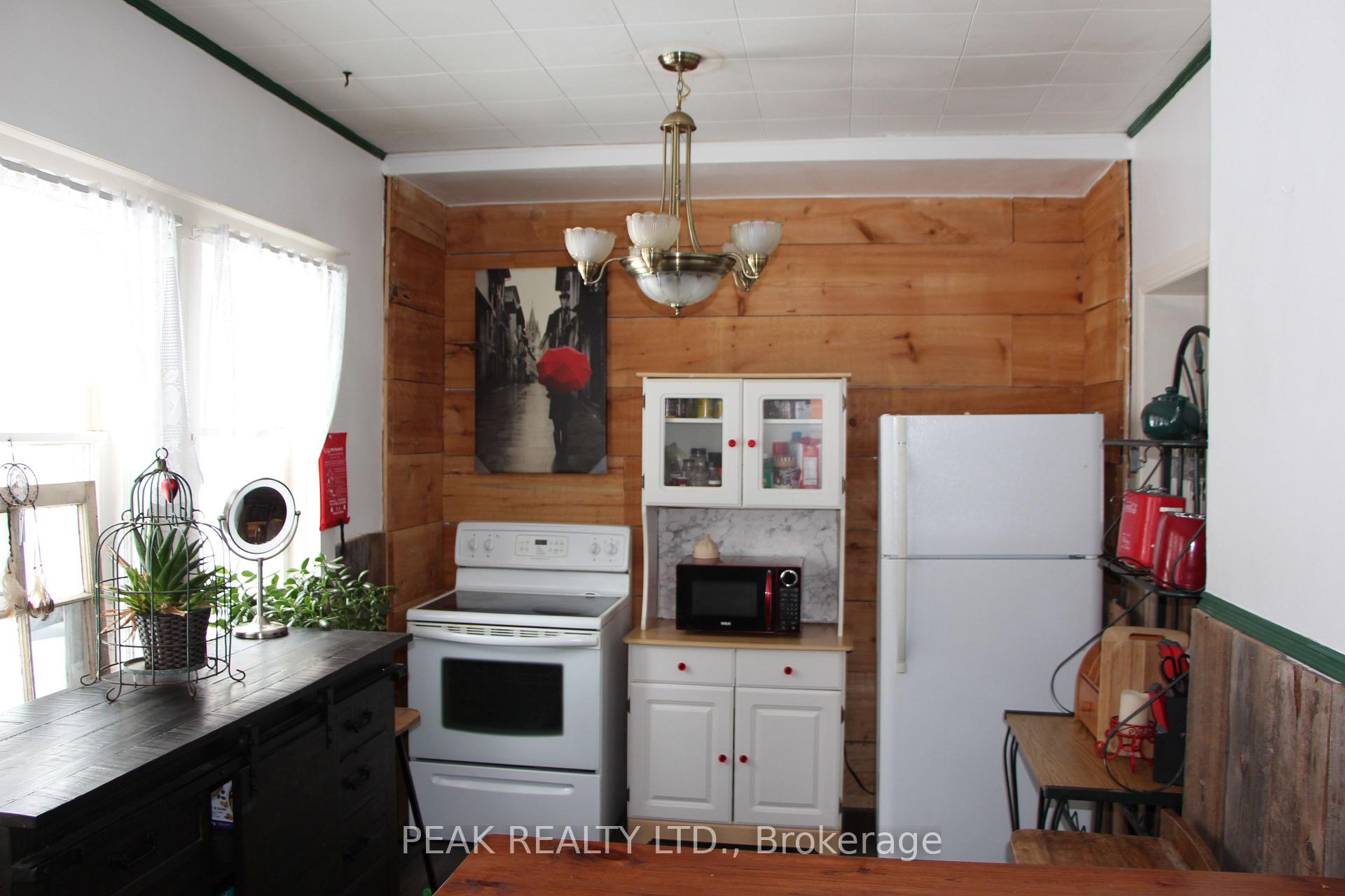 Photo 5 of 17 Shanley Street, Kitchener — HOMEH