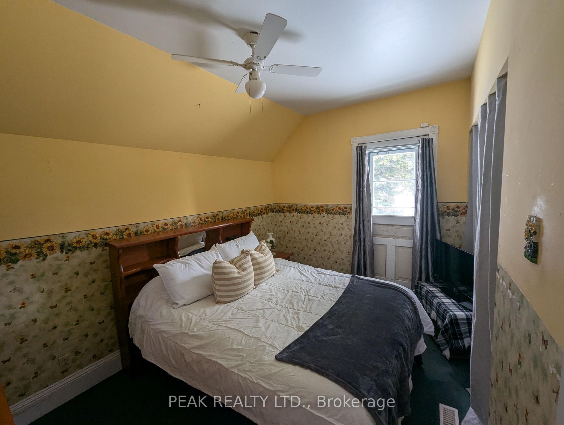 Photo 9 of 17 Shanley Street, Kitchener — HOMEH
