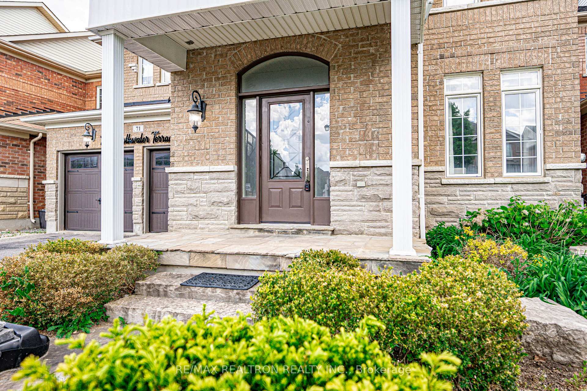 Photo 4 of 71 Smoothwater Terrace, Markham, Box Grove — HOMEH