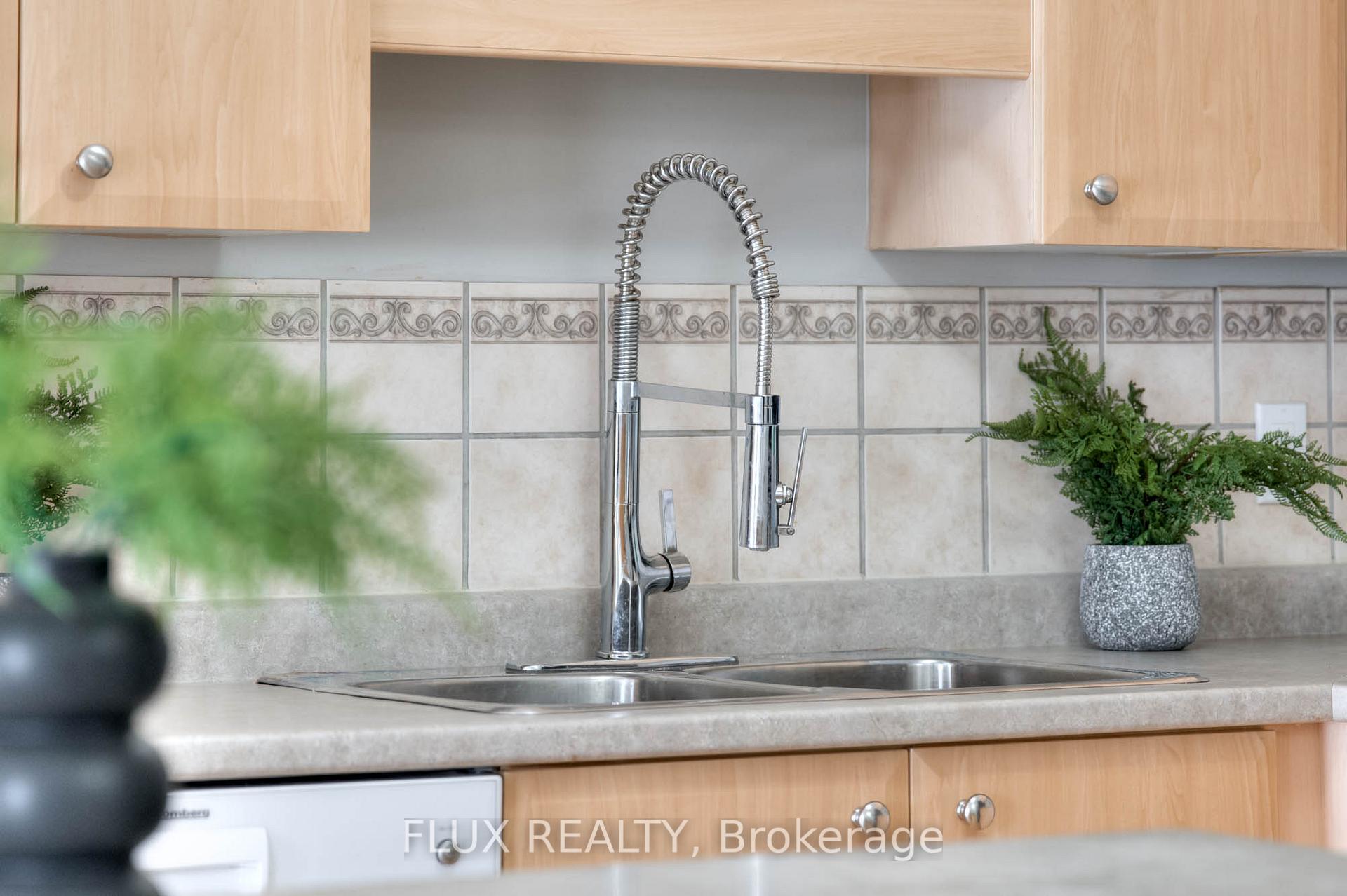 Photo 15 of 252 Activa Avenue, Kitchener — HOMEH
