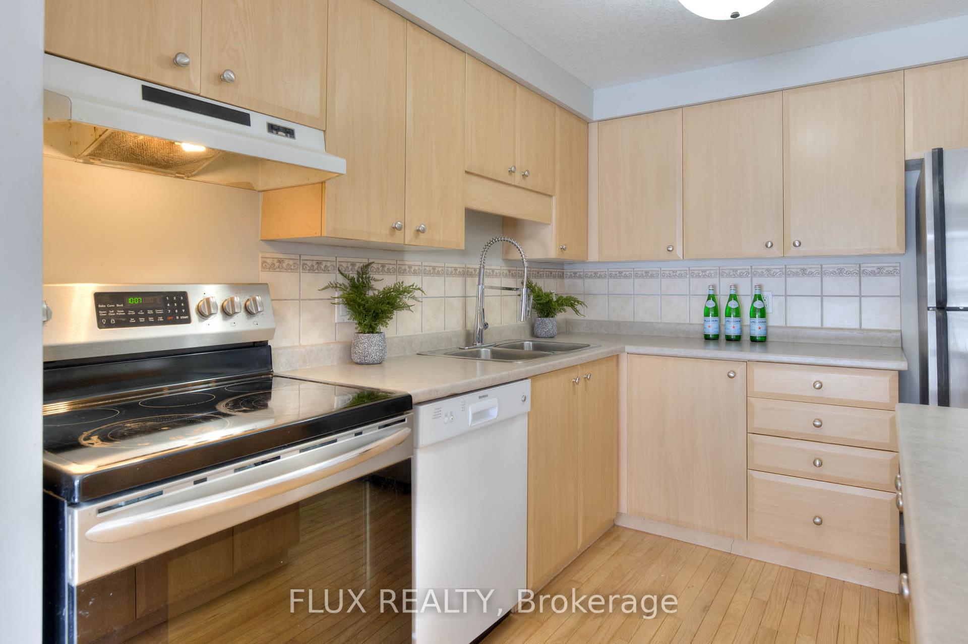 Photo 16 of 252 Activa Avenue, Kitchener — HOMEH