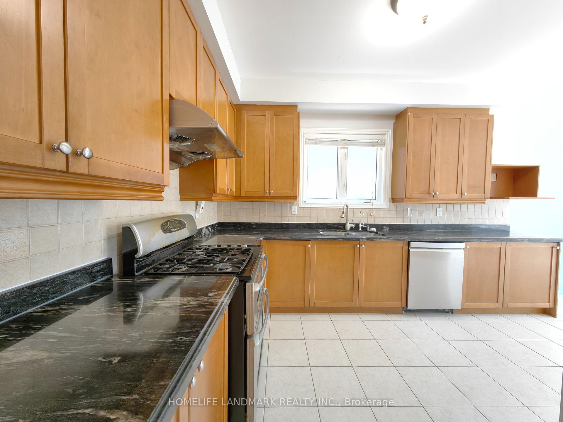 Photo 14 of 87 Kenilworth Gate, Markham, Cornell — HOMEH