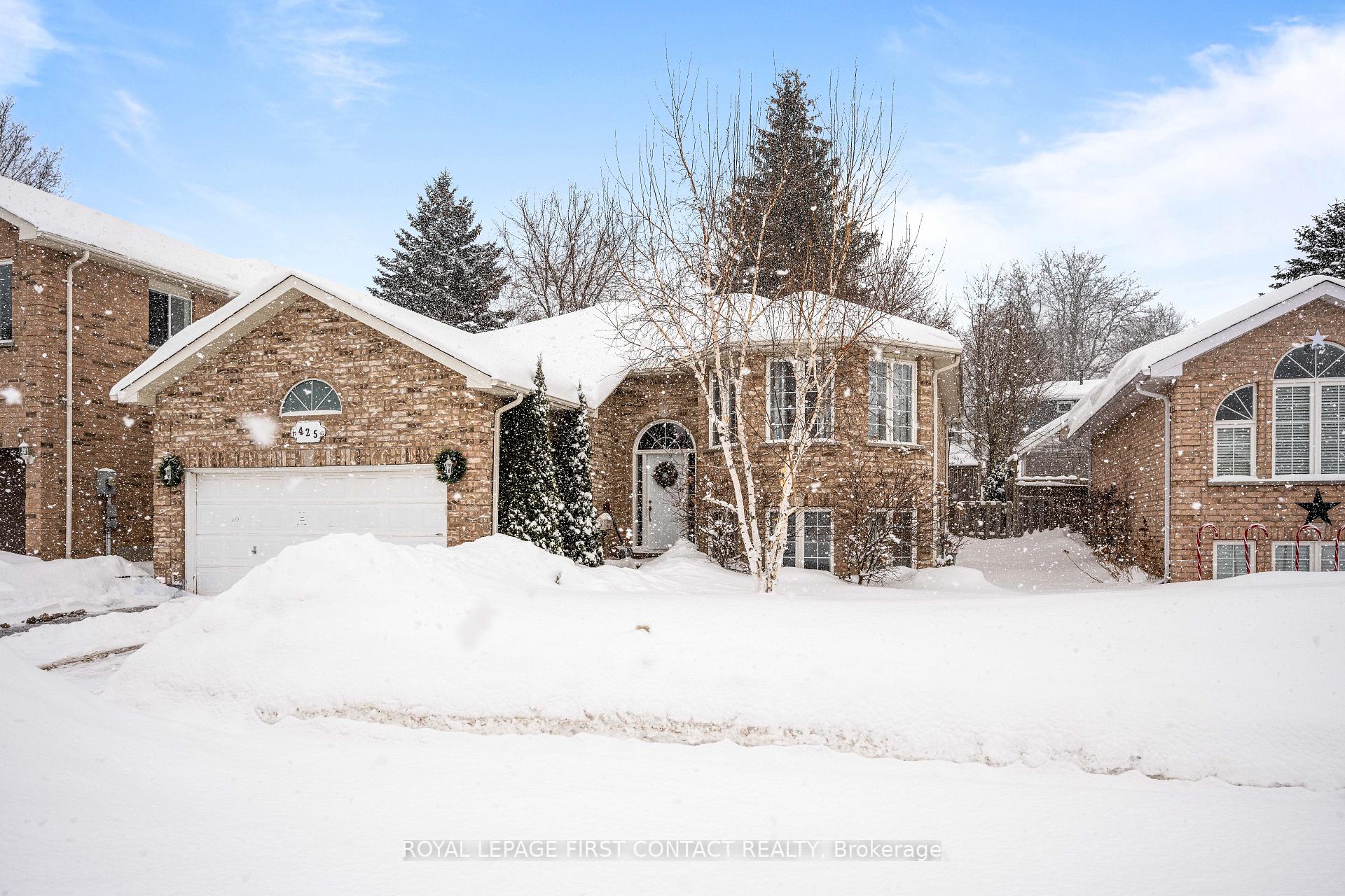Photo 2 of 425 Irwin Street, Midland — HOMEH