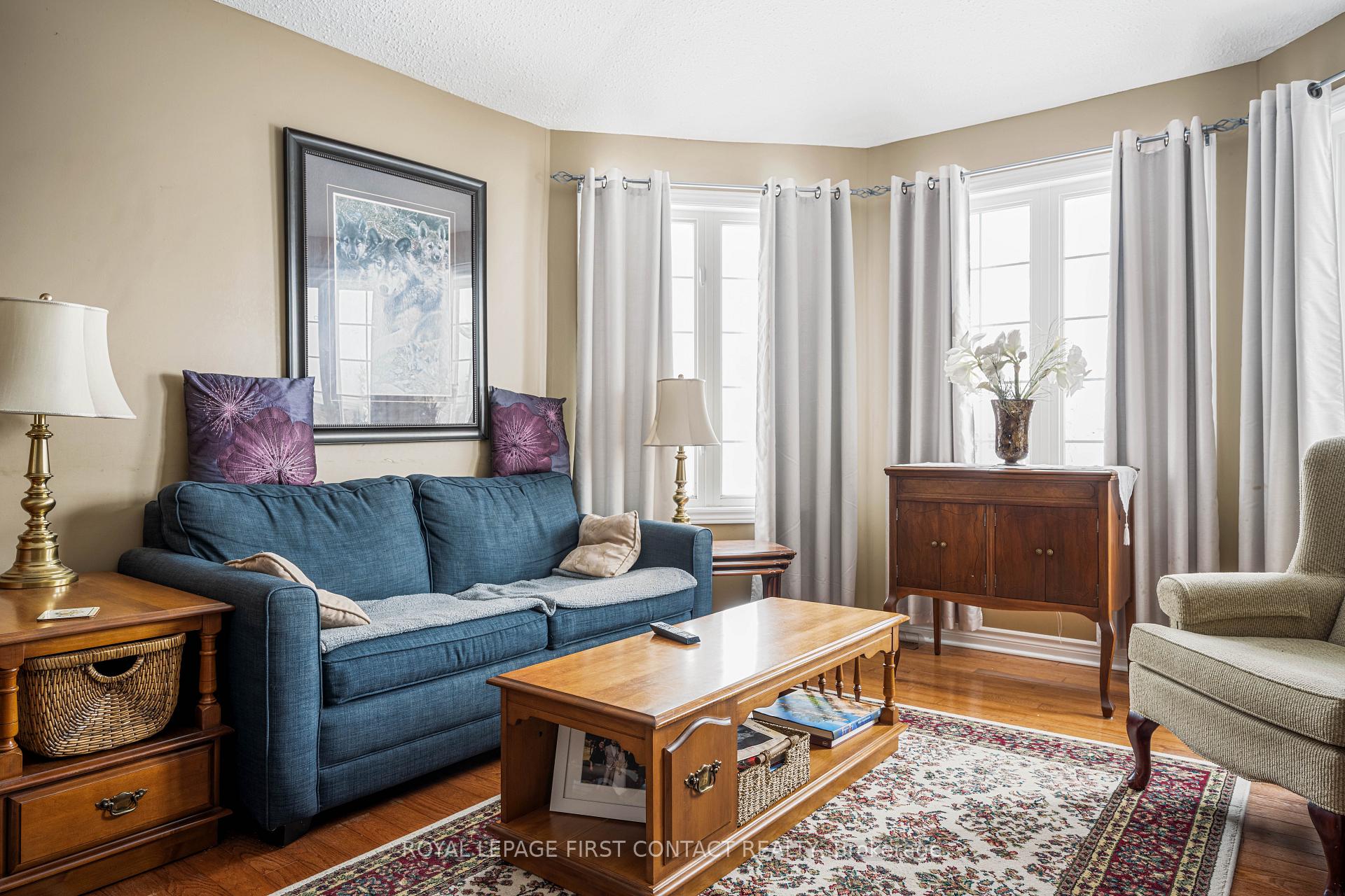 Photo 3 of 425 Irwin Street, Midland — HOMEH