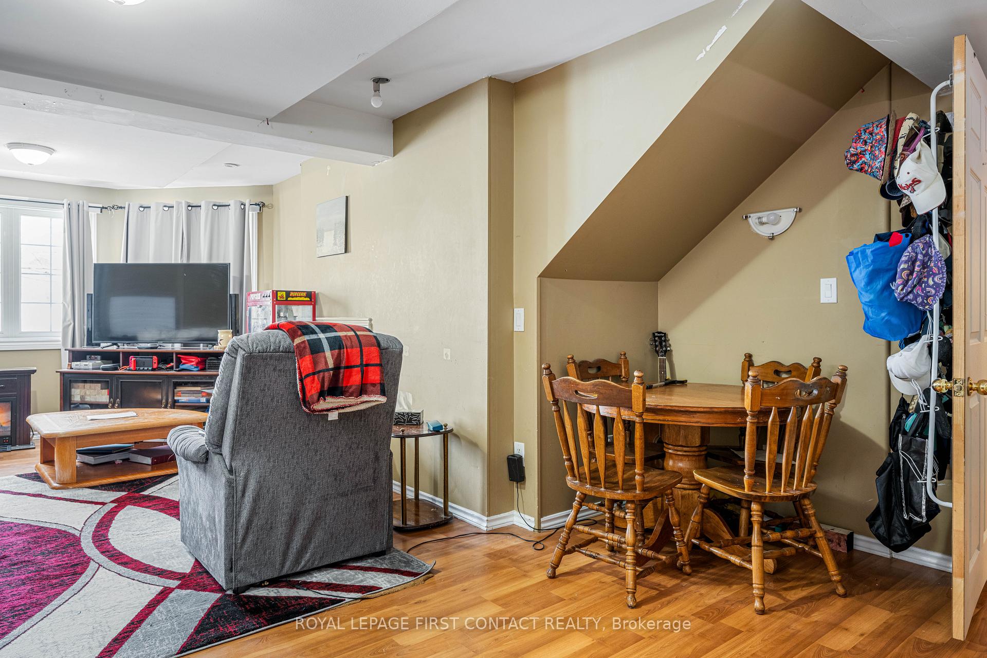 Photo 9 of 425 Irwin Street, Midland — HOMEH
