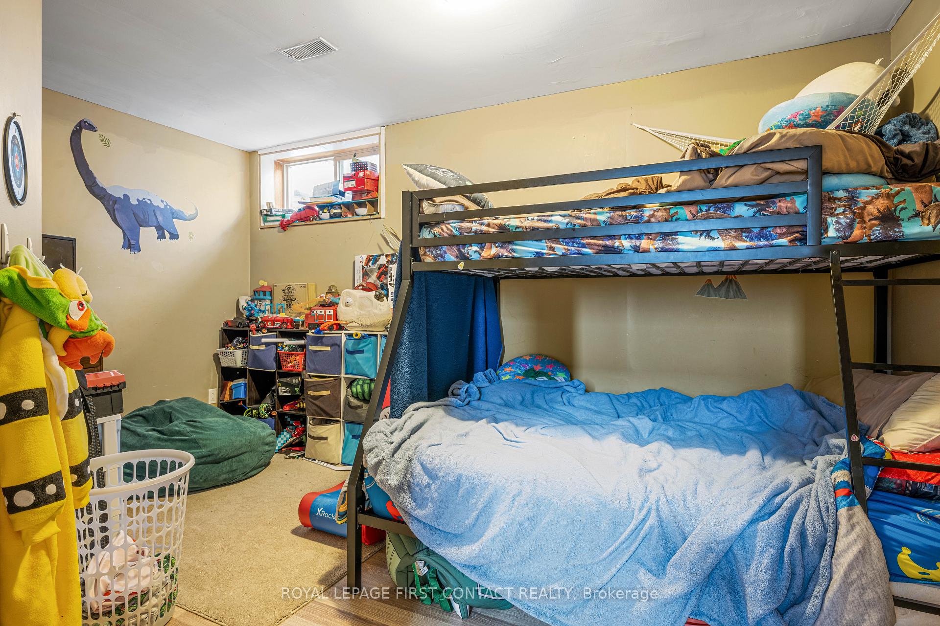 Photo 12 of 425 Irwin Street, Midland — HOMEH