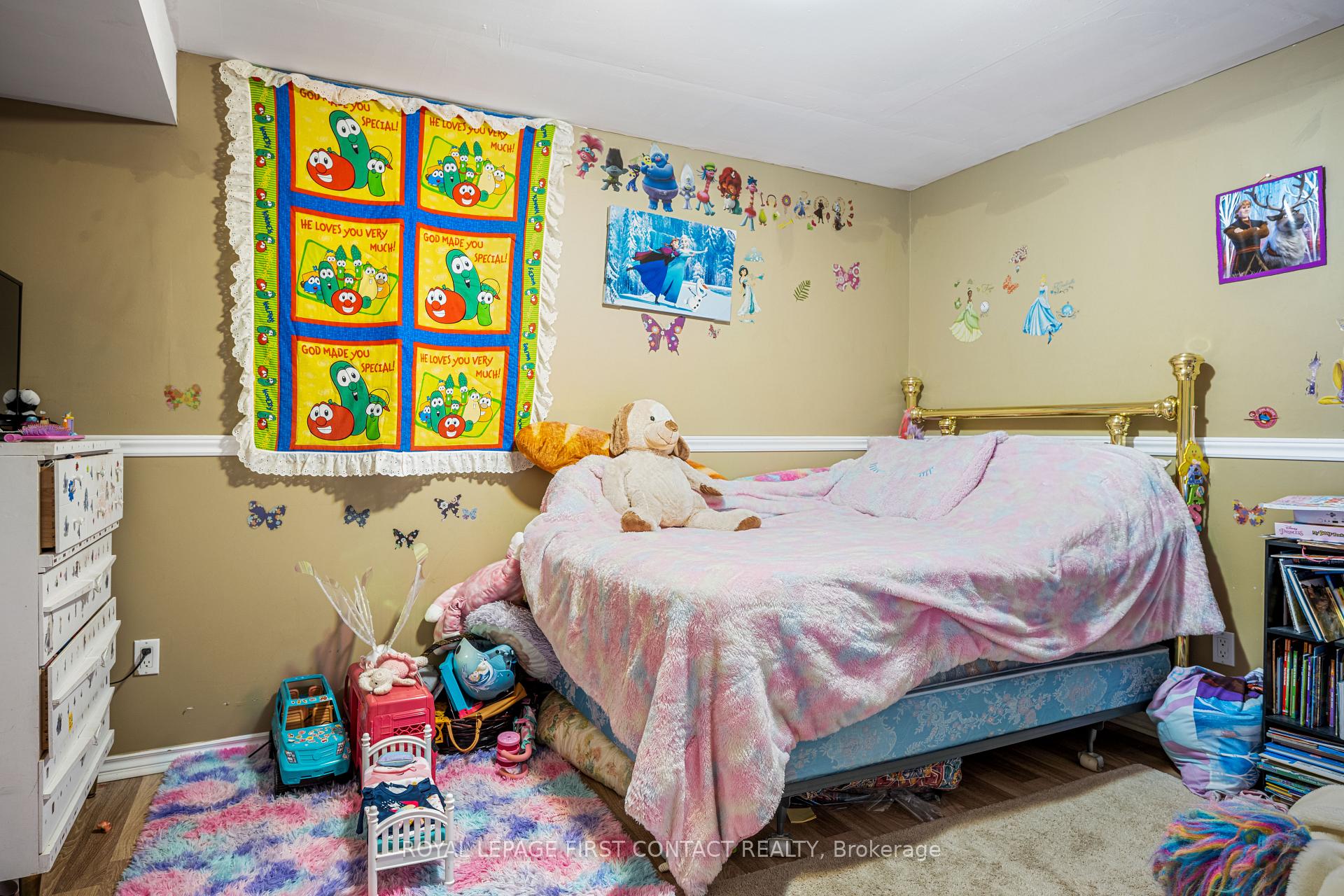 Photo 16 of 425 Irwin Street, Midland — HOMEH