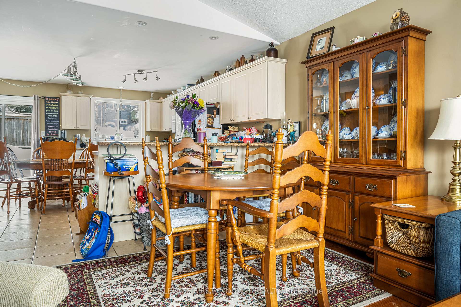 Photo 17 of 425 Irwin Street, Midland — HOMEH