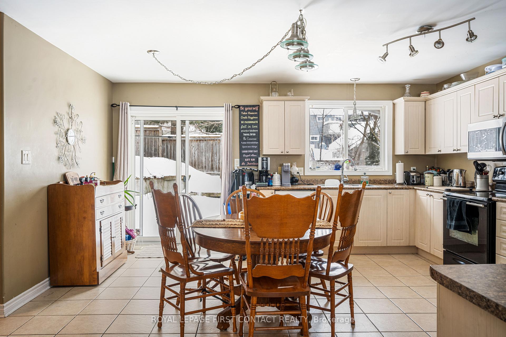 Photo 19 of 425 Irwin Street, Midland — HOMEH