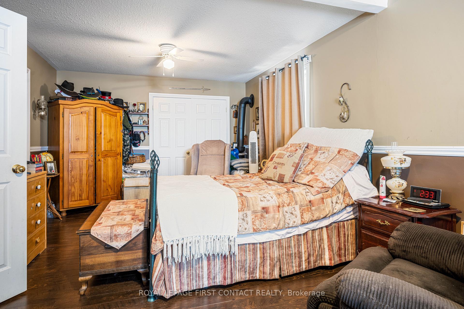 Photo 20 of 425 Irwin Street, Midland — HOMEH