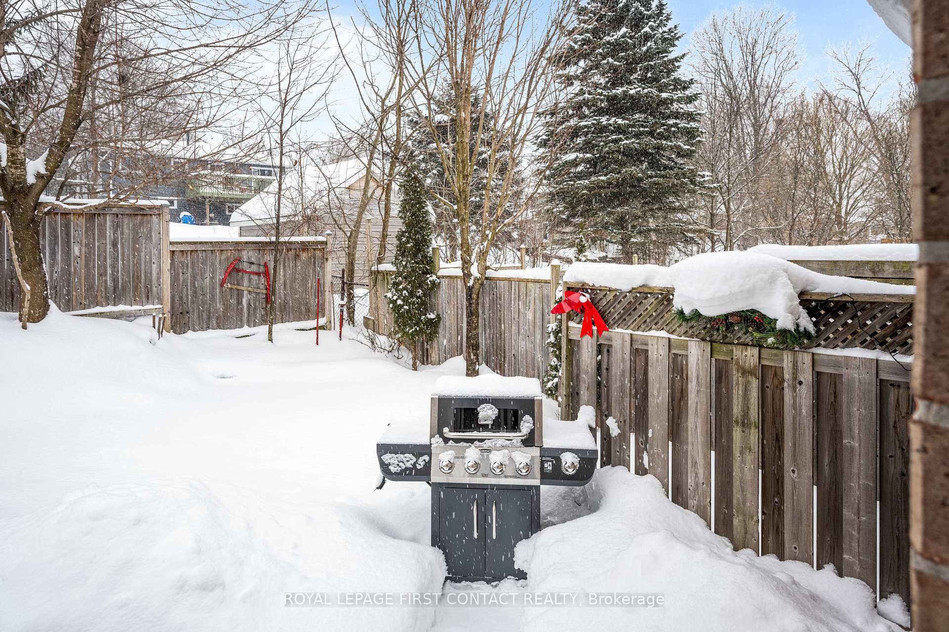 Photo 25 of 425 Irwin Street, Midland — HOMEH