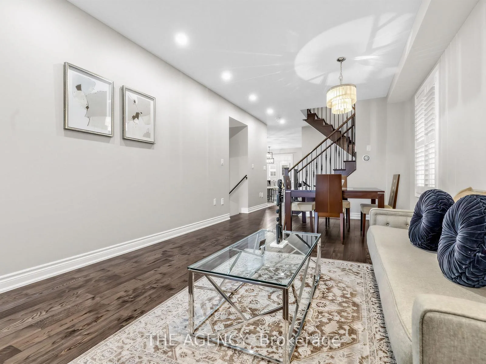 Photo 4 of 22 Andreeta Drive, Vaughan, Kleinburg — HOMEH