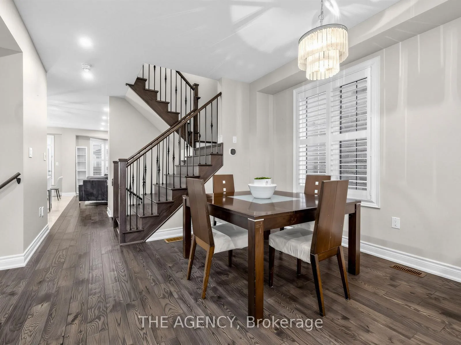 Photo 5 of 22 Andreeta Drive, Vaughan, Kleinburg — HOMEH
