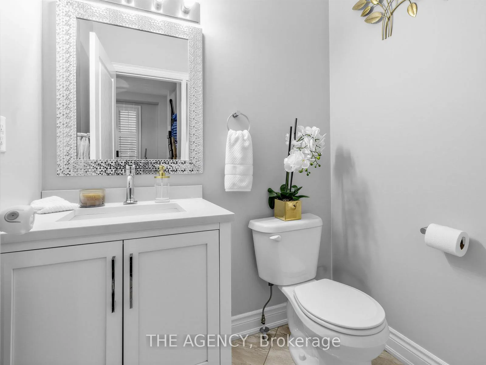 Photo 7 of 22 Andreeta Drive, Vaughan, Kleinburg — HOMEH