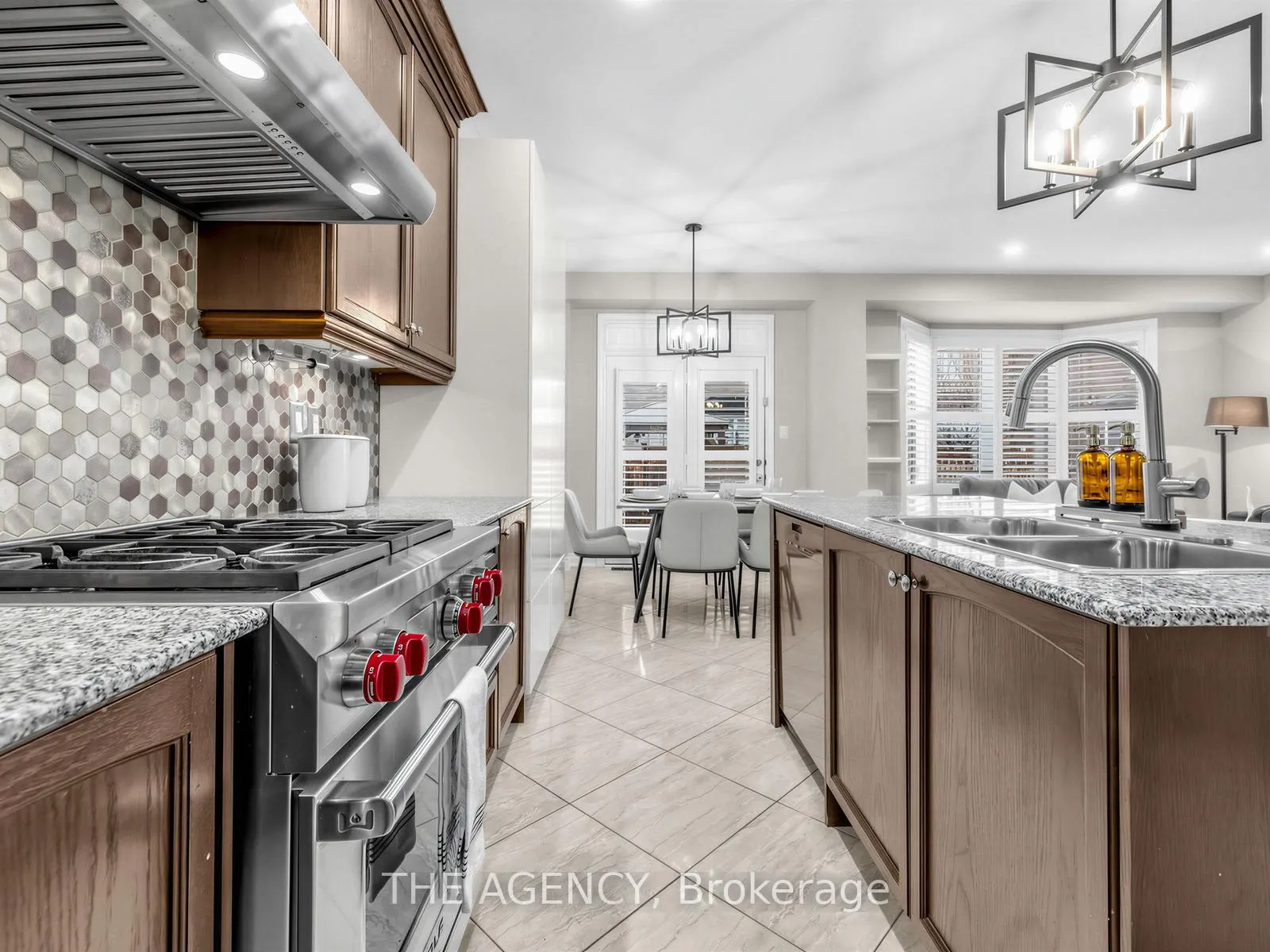 Photo 15 of 22 Andreeta Drive, Vaughan, Kleinburg — HOMEH