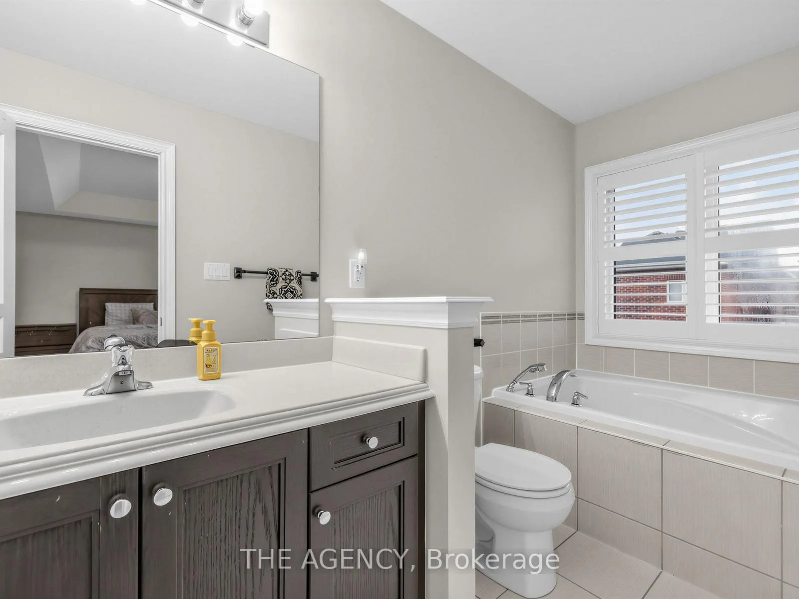 Photo 24 of 22 Andreeta Drive, Vaughan, Kleinburg — HOMEH