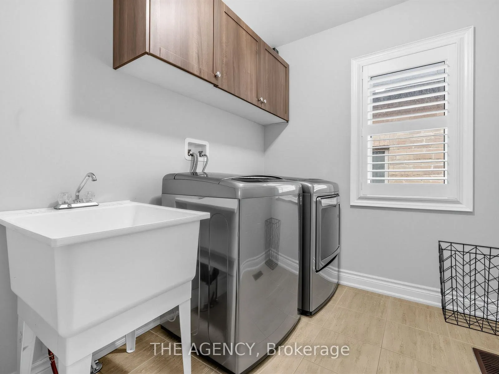 Photo 32 of 22 Andreeta Drive, Vaughan, Kleinburg — HOMEH