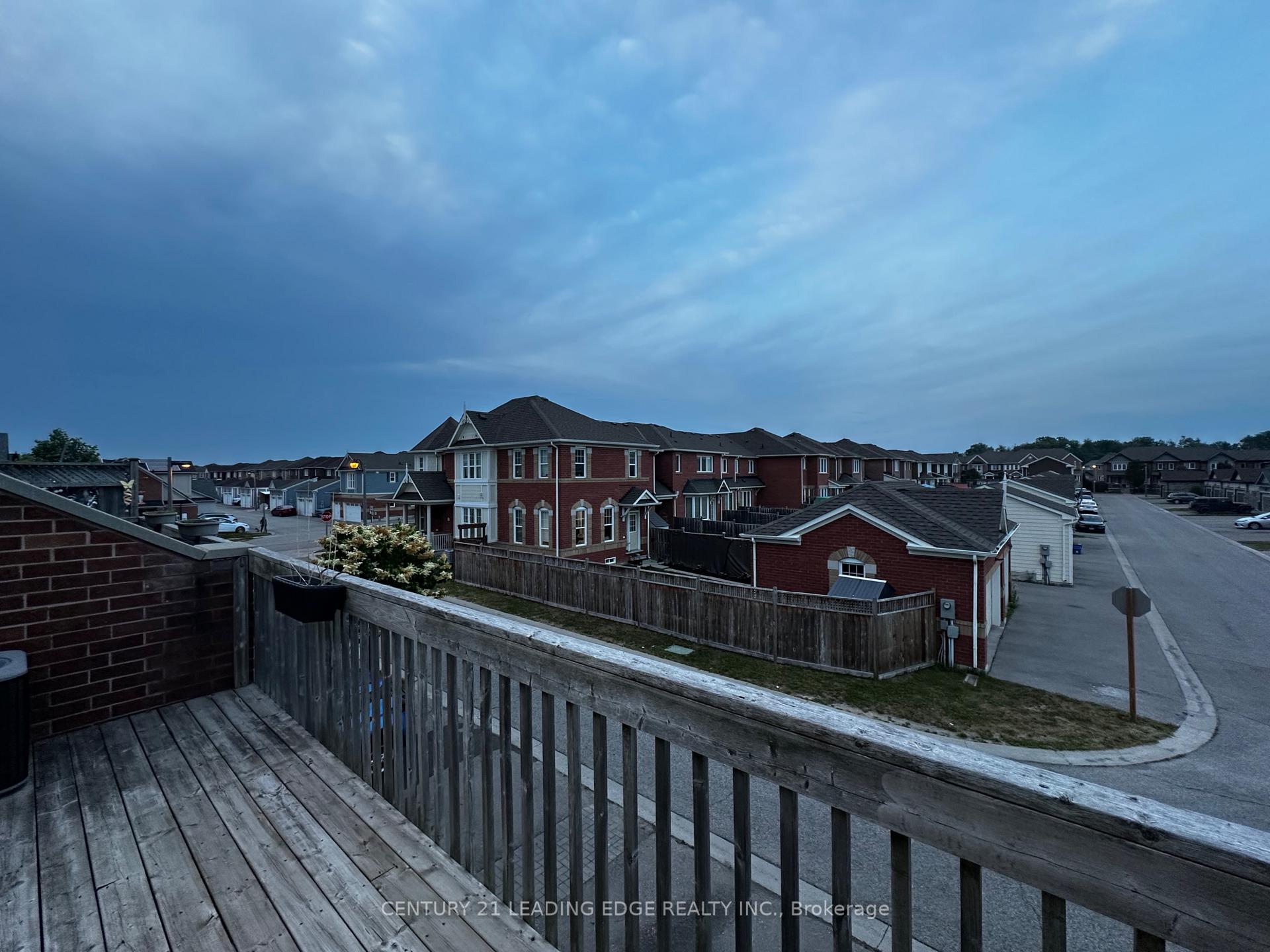 Photo 11 of Unit 1, 3032 Bur Oak Avenue, Markham, Cornell — HOMEH