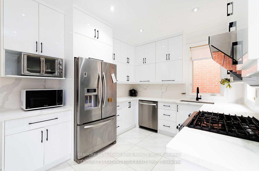 Photo 7 of 39 Majestic Drive, Markham, Berczy — HOMEH