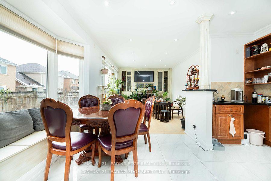 Photo 11 of 39 Majestic Drive, Markham, Berczy — HOMEH