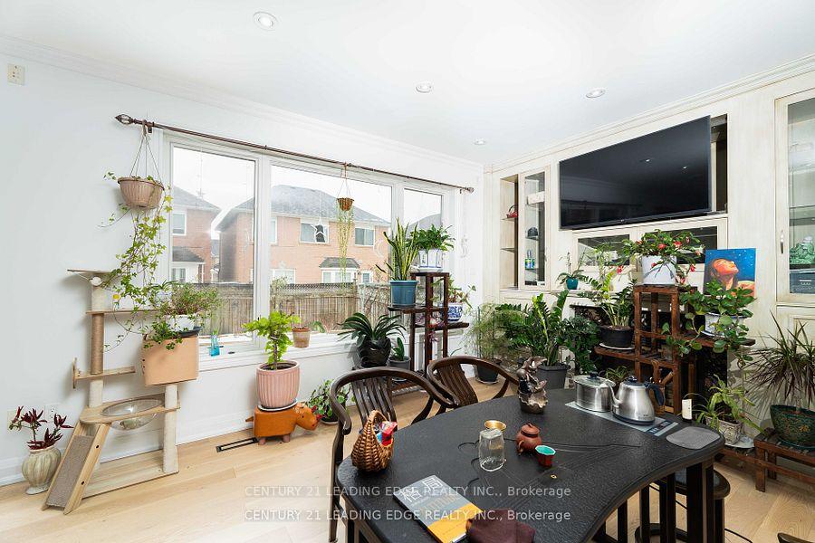 Photo 13 of 39 Majestic Drive, Markham, Berczy — HOMEH