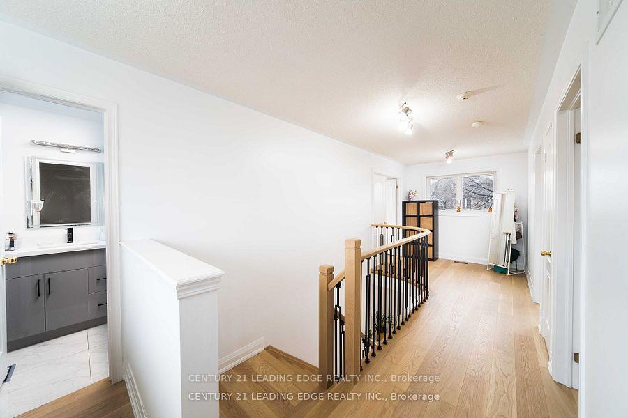 Photo 16 of 39 Majestic Drive, Markham, Berczy — HOMEH