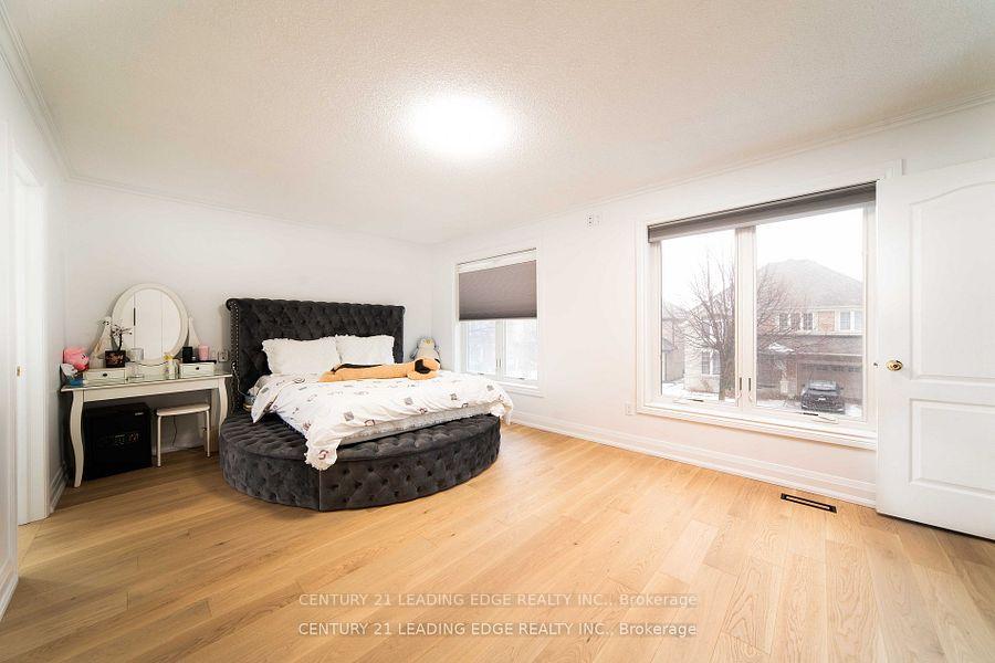 Photo 21 of 39 Majestic Drive, Markham, Berczy — HOMEH