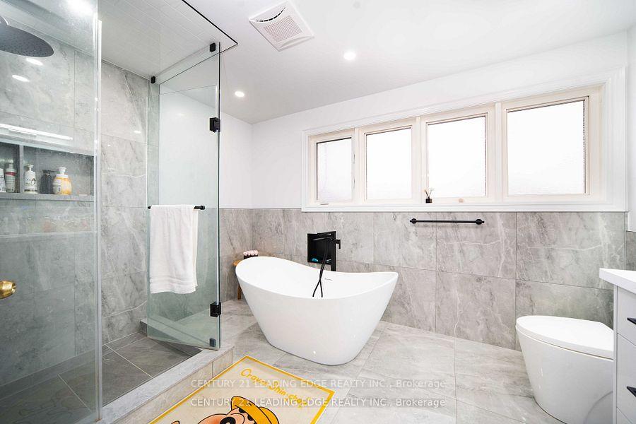 Photo 22 of 39 Majestic Drive, Markham, Berczy — HOMEH
