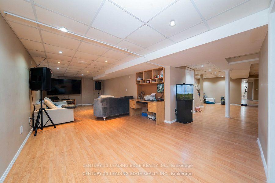 Photo 33 of 39 Majestic Drive, Markham, Berczy — HOMEH