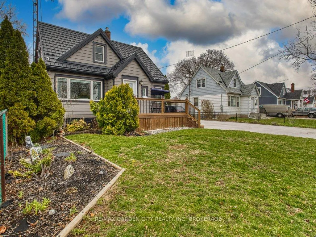 Photo 3 of 456 Geneva Street, St. Catharines, Vine/Linwell — HOMEH