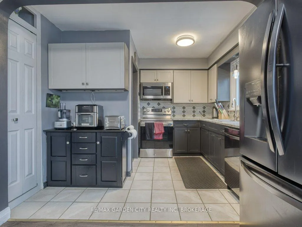 Photo 12 of 456 Geneva Street, St. Catharines, Vine/Linwell — HOMEH