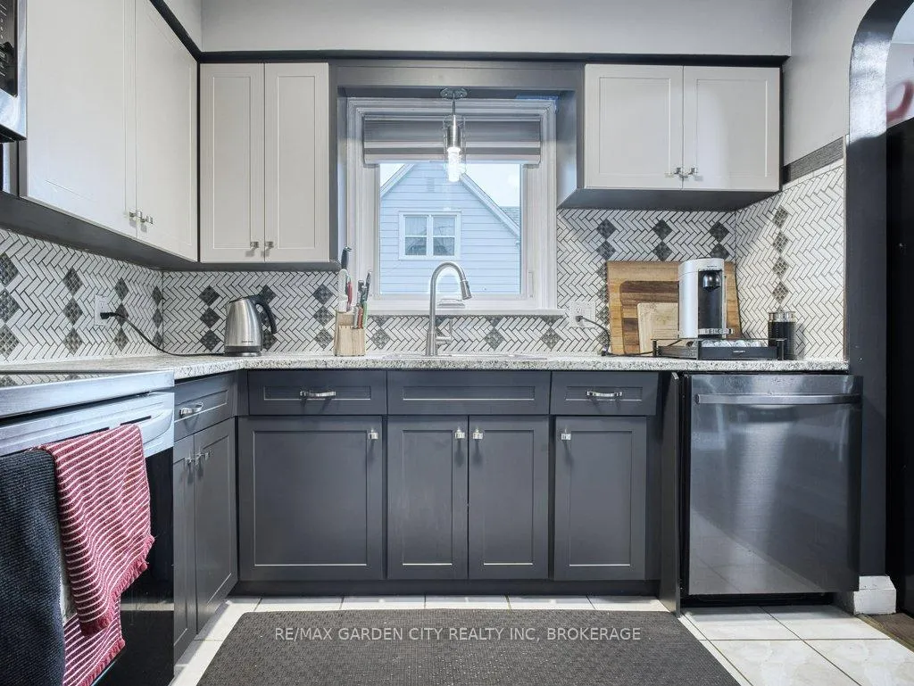 Photo 15 of 456 Geneva Street, St. Catharines, Vine/Linwell — HOMEH