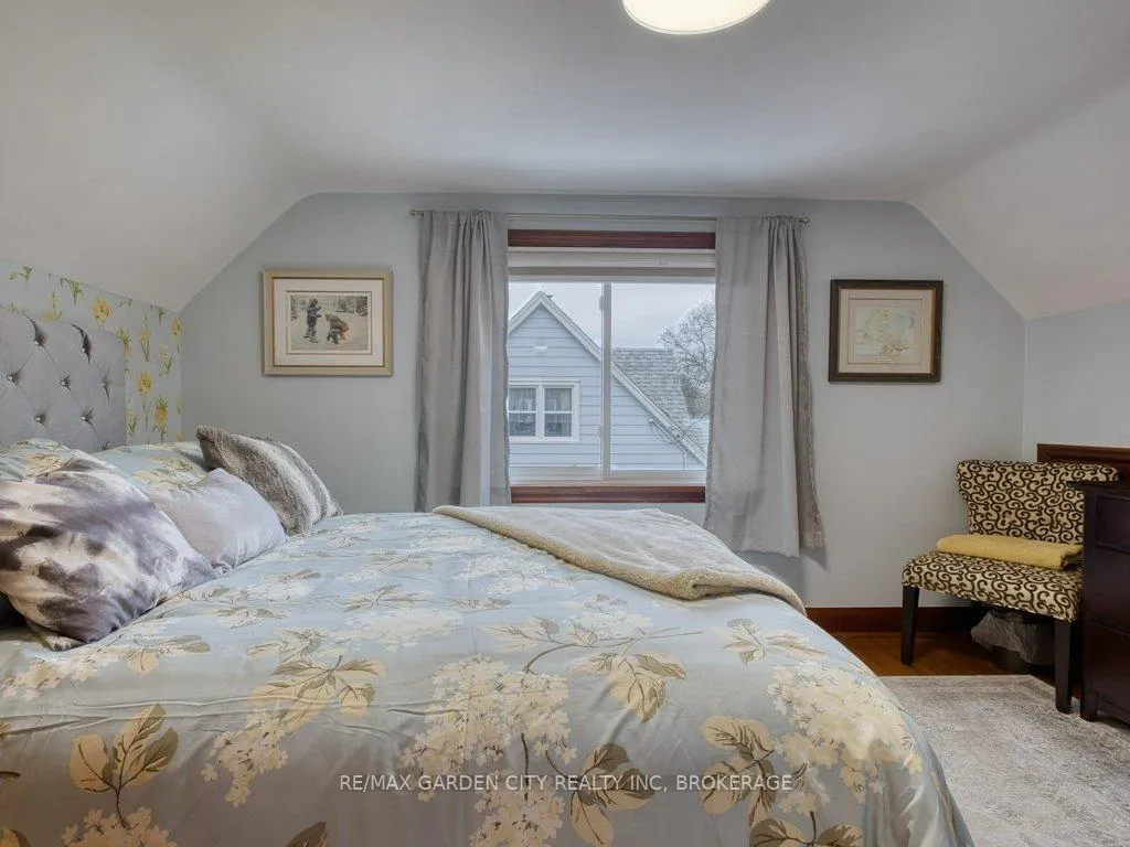 Photo 22 of 456 Geneva Street, St. Catharines, Vine/Linwell — HOMEH