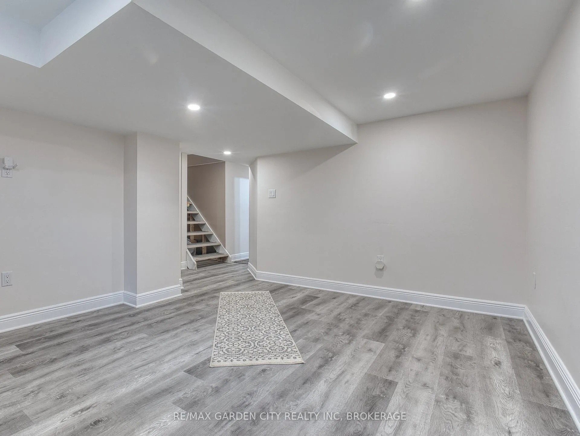 Photo 29 of 456 Geneva Street, St. Catharines, Vine/Linwell — HOMEH
