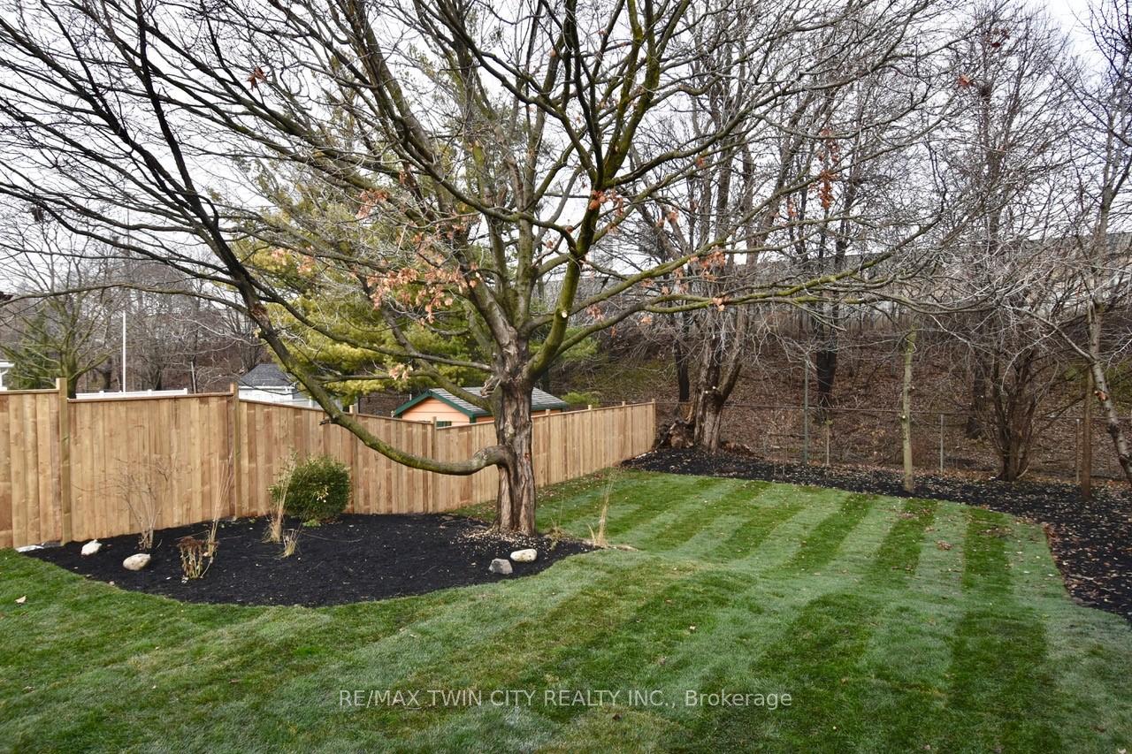 Photo 4 of 400 Dumfries Avenue, Kitchener — HOMEH